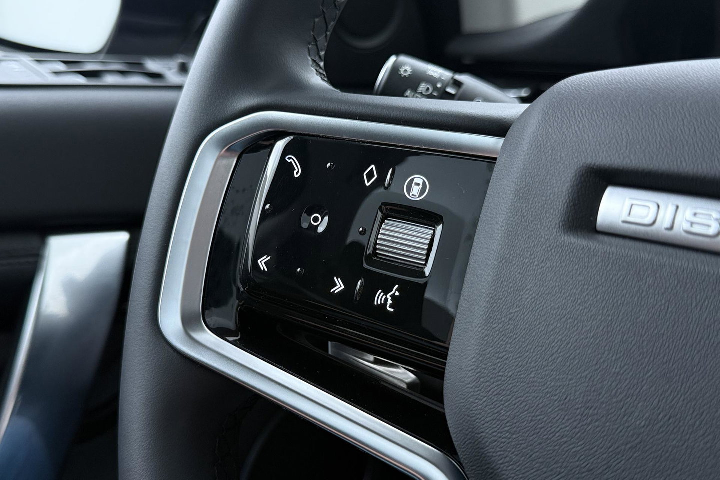 Land Rover Discovery Sport P300e Dynamic SE | Panoramadak | 19 inch | Trekhaak | Camera