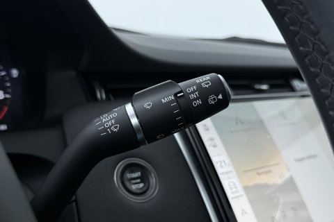 Land Rover Discovery Sport P300e Dynamic SE | Panoramadak | 19 inch | Trekhaak | Camera
