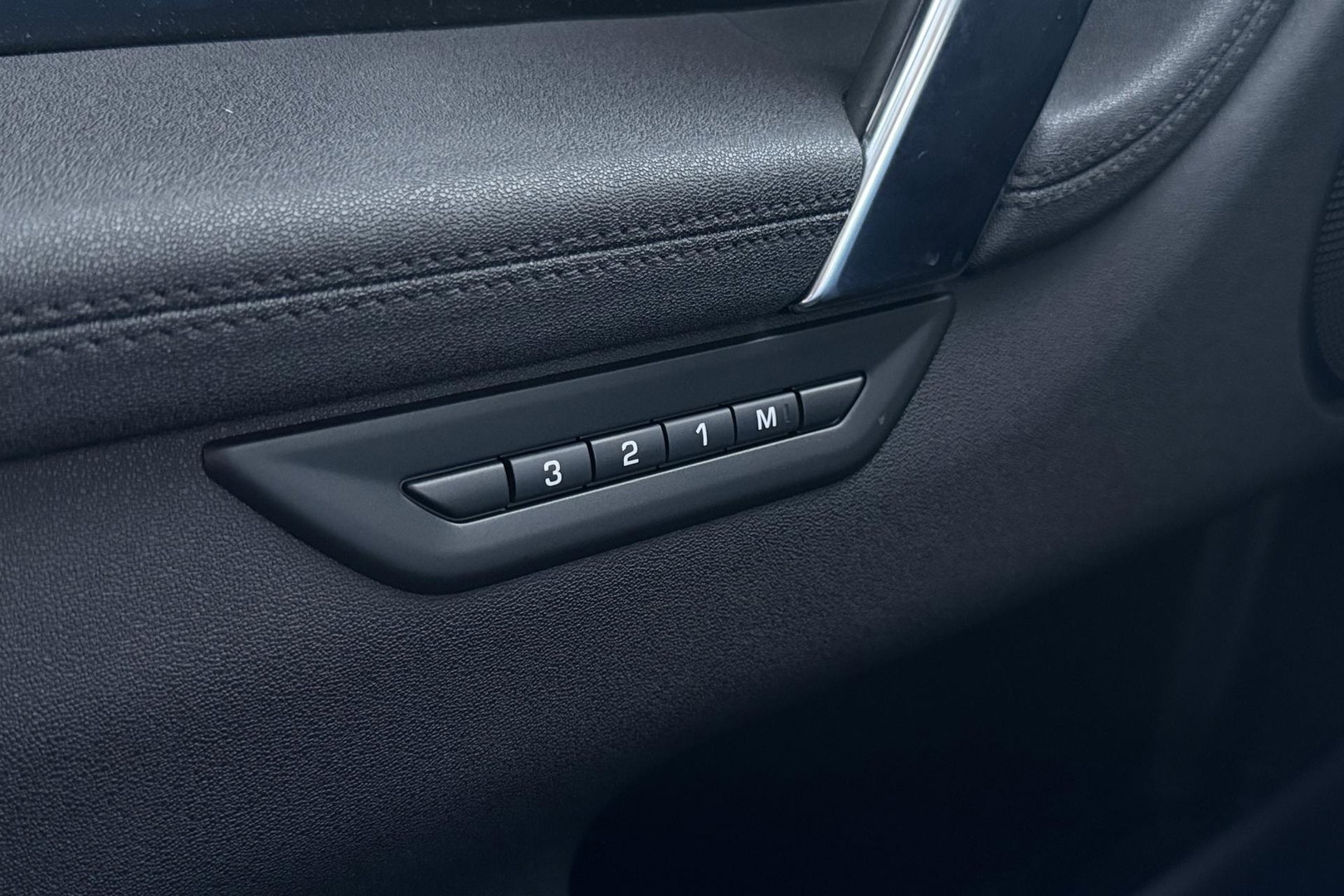 Land Rover Discovery Sport P300e Dynamic SE | Panoramadak | 19 inch | Trekhaak | Camera