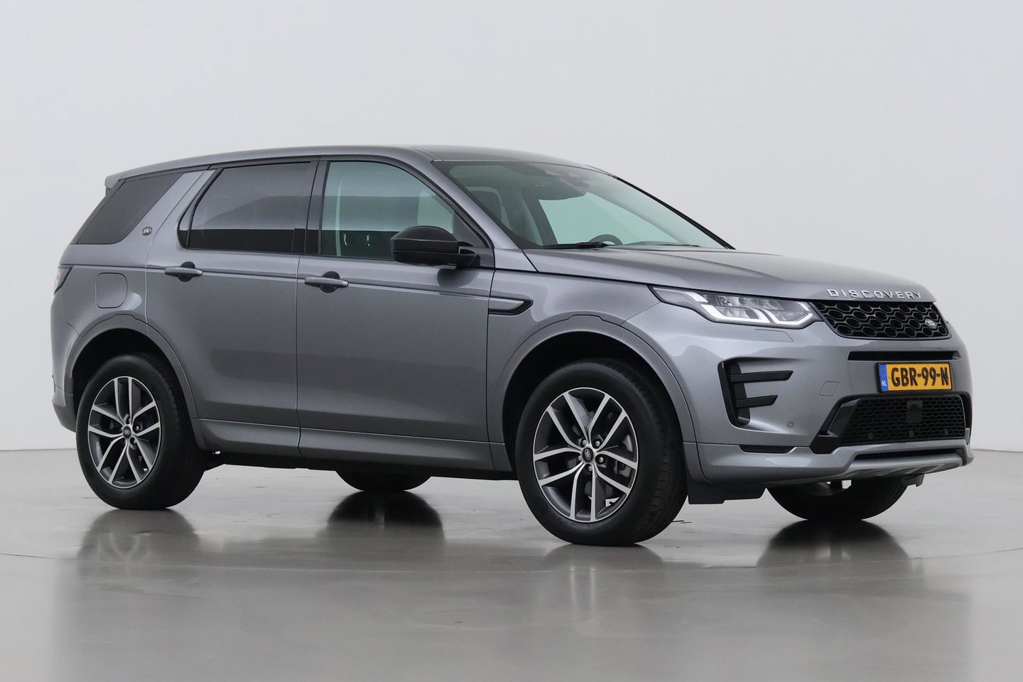 Land Rover Discovery Sport P300e Dynamic SE | Panoramadak | 19 inch | Trekhaak | Camera