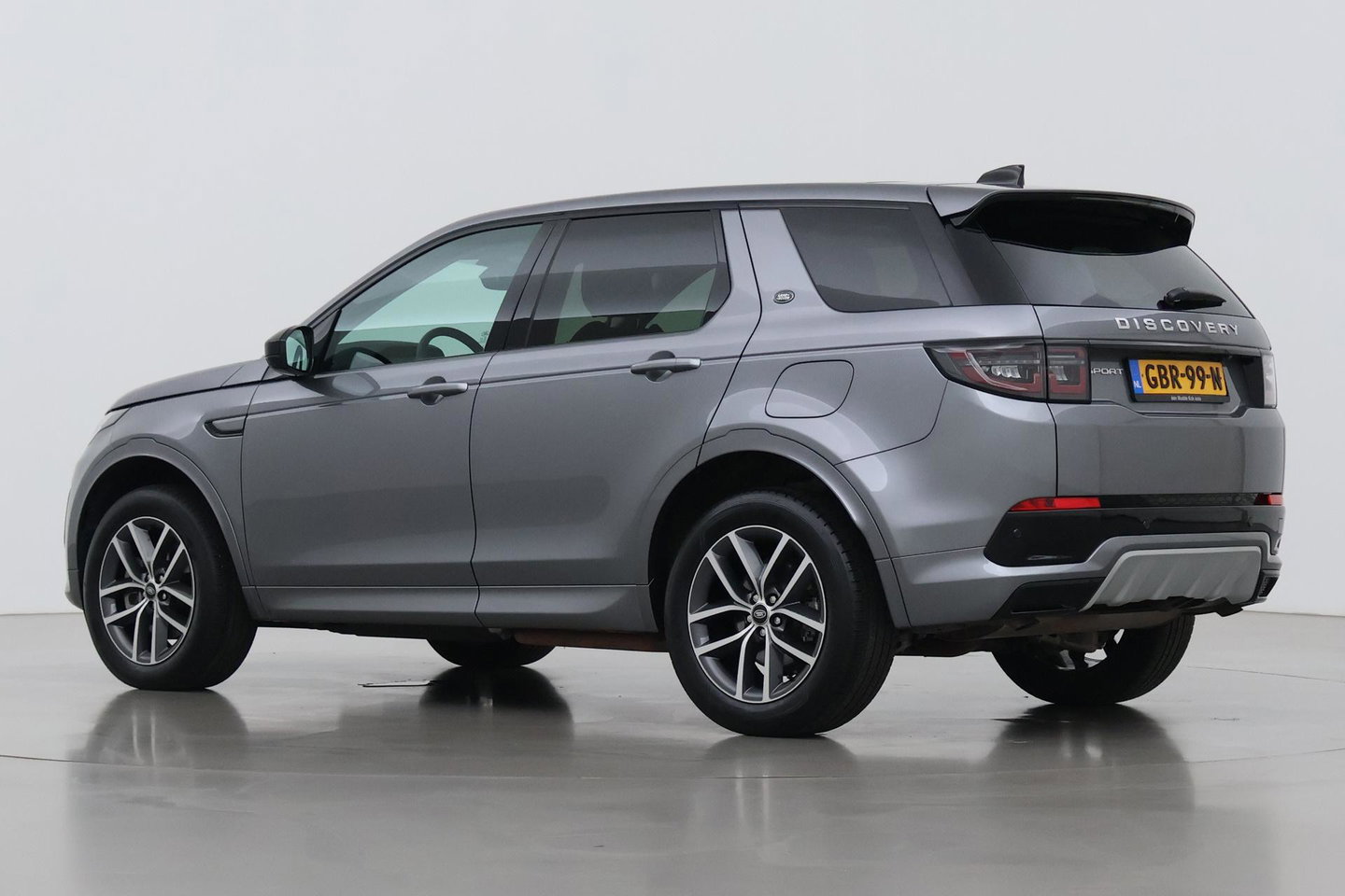Land Rover Discovery Sport P300e Dynamic SE | Panoramadak | 19 inch | Trekhaak | Camera