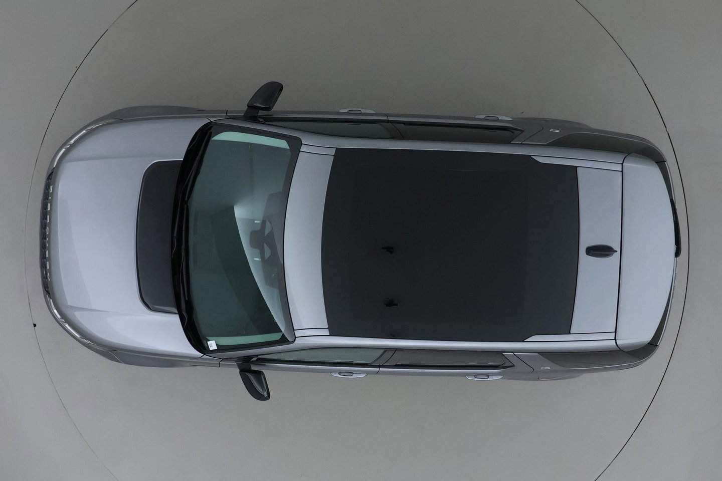 Land Rover Discovery Sport P300e Dynamic SE | Panoramadak | 19 inch | Trekhaak | Camera