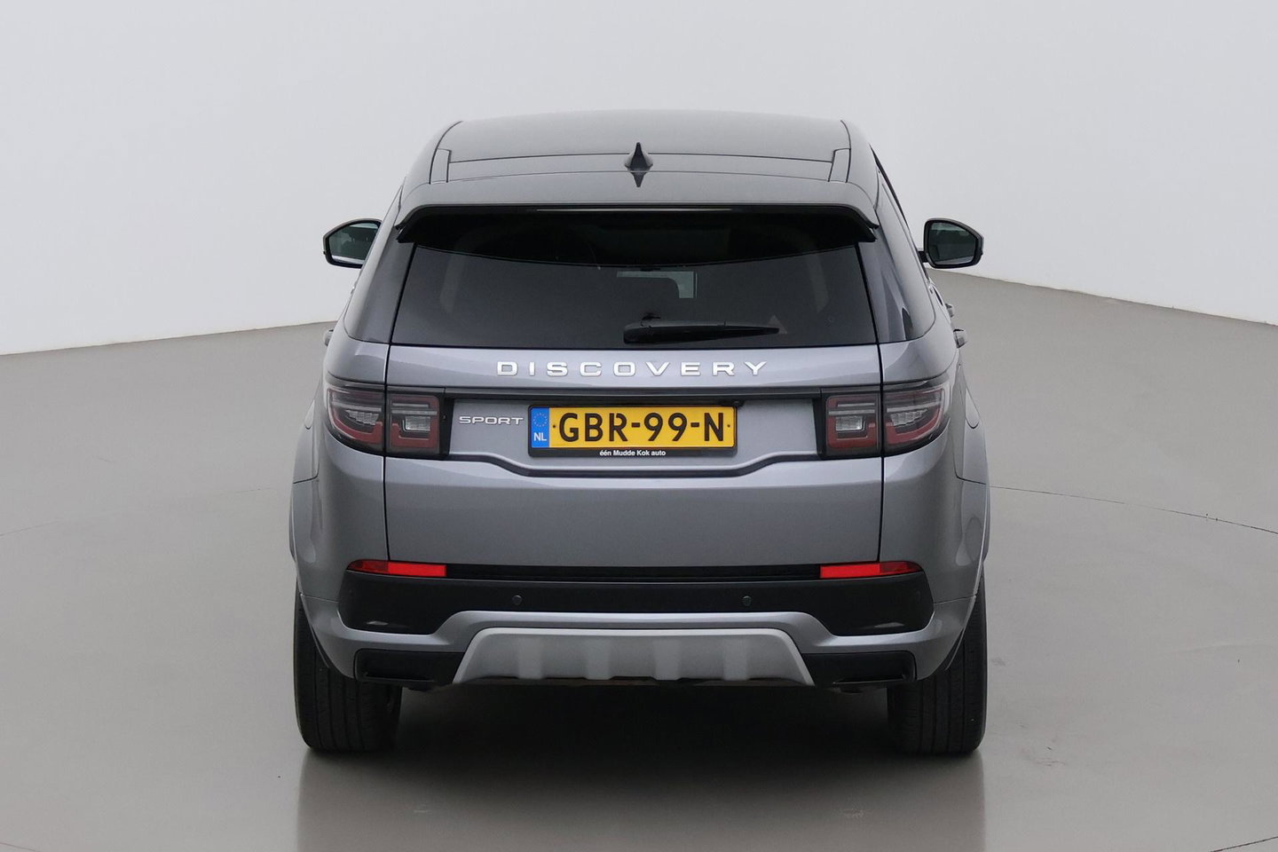 Land Rover Discovery Sport P300e Dynamic SE | Panoramadak | 19 inch | Trekhaak | Camera