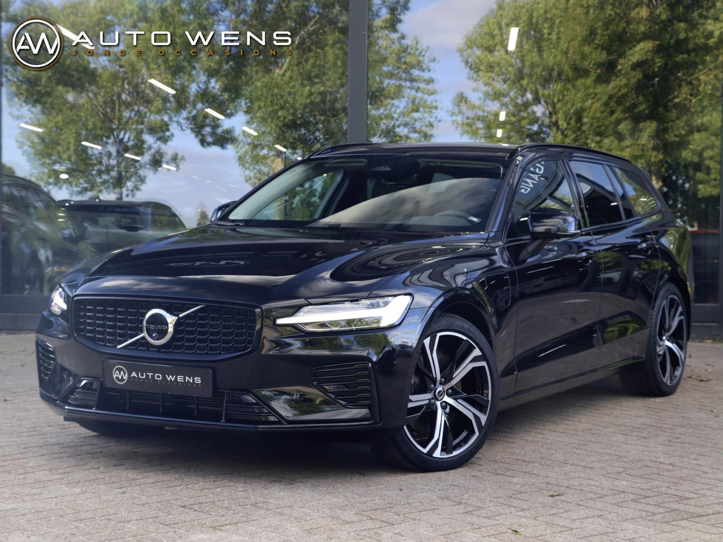Volvo V60 T6 PHEV 350PK AWD Plus Dark Trekh. 19'' Leer Harman Kardon Thor Lights