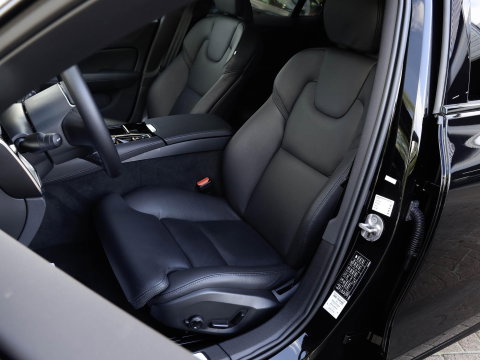 Volvo V60 T6 PHEV 350PK AWD Plus Dark Trekh. 19'' Leer Harman Kardon Thor Lights