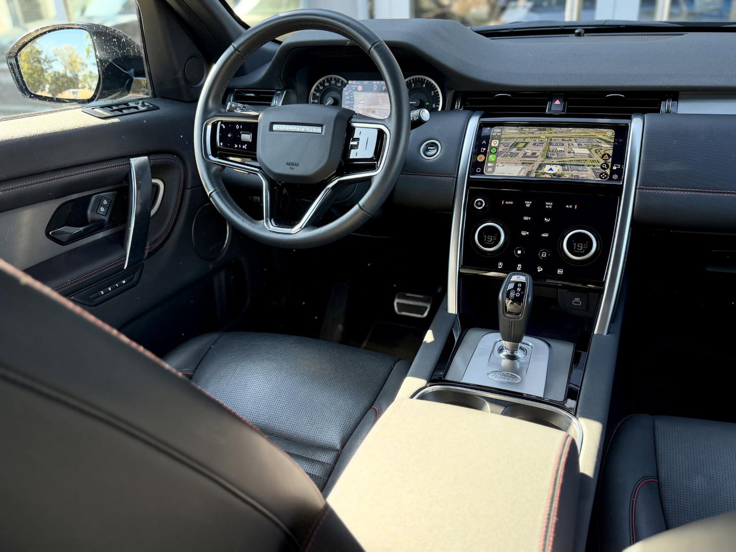 Land Rover Discovery Sport P300e 1.5 R-Dynamic SE |Pano|ACC|Leer|Meridian|Memory|Winterpakket|Sfeer|20"AllSeason