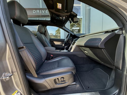 Land Rover Discovery Sport P300e 1.5 R-Dynamic SE |Pano|ACC|Leer|Meridian|Memory|Winterpakket|Sfeer|20"AllSeason