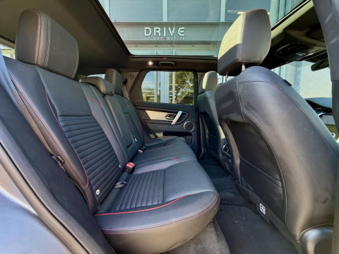 Land Rover Discovery Sport P300e 1.5 R-Dynamic SE |Pano|ACC|Leer|Meridian|Memory|Winterpakket|Sfeer|20"AllSeason