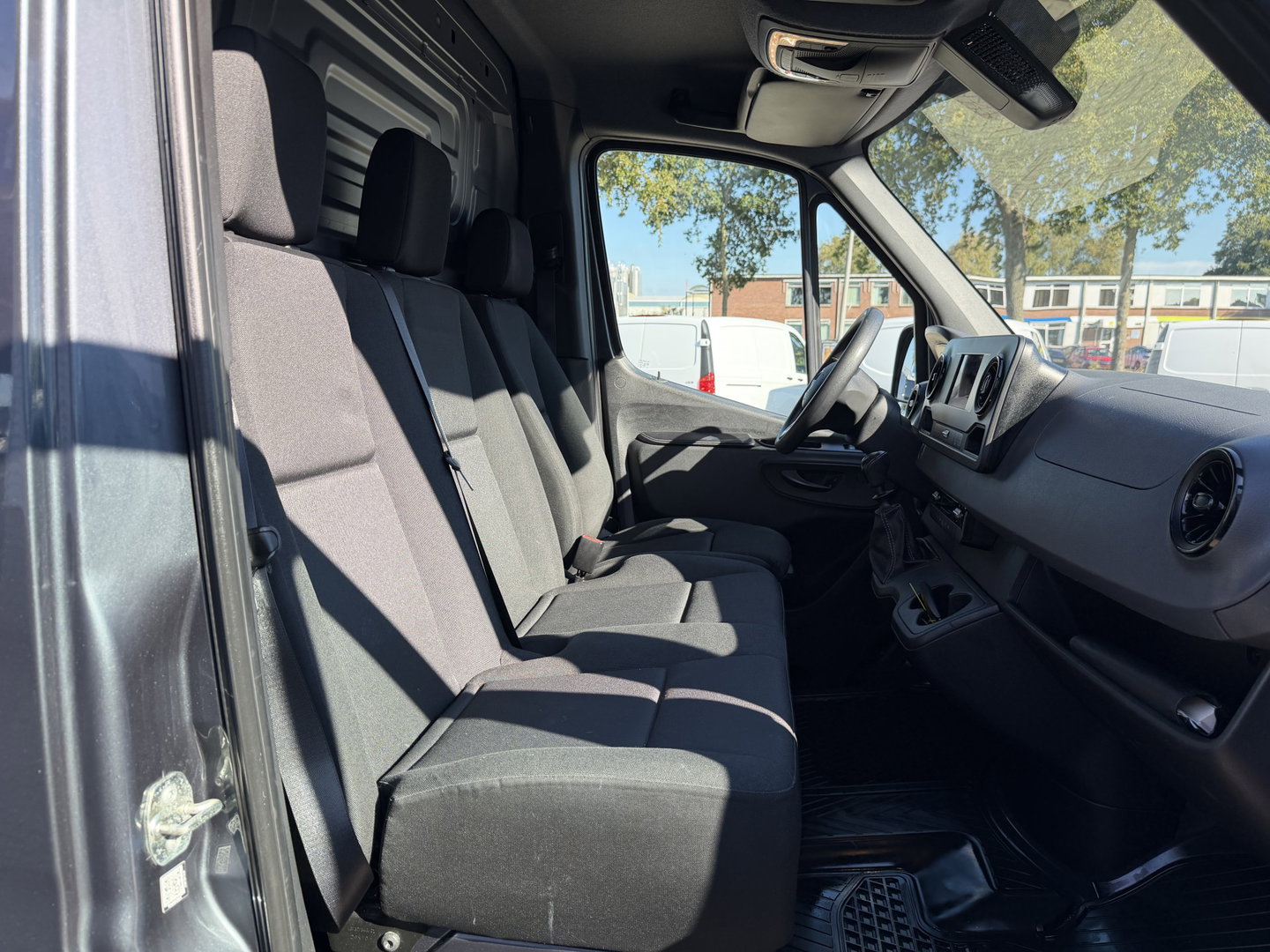 Mercedes-Benz Sprinter 314 2.2 CDI L1H1 Functional RWD / vaste prijs rijklaar € 19.950 ex btw / euro 6 / bpm vrij / lease vanaf € 336 / camera / climate control / trekhaak / grijs metallic !