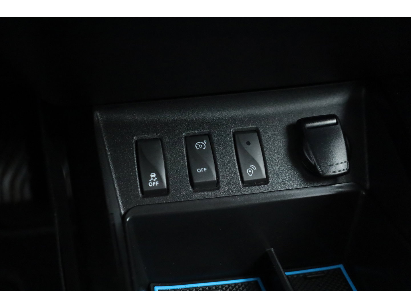 Dacia Spring Comfort 27 kWh | SOH 90% | Rijklaar! | All Season | Bluetooth | Airco | 14''