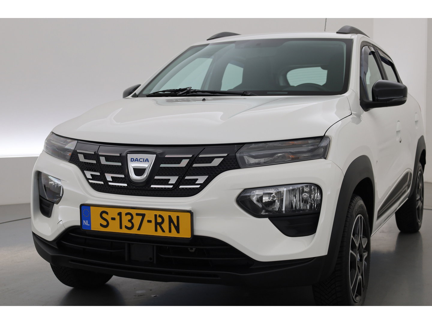 Dacia Spring Comfort 27 kWh | SOH 90% | Rijklaar! | All Season | Bluetooth | Airco | 14''