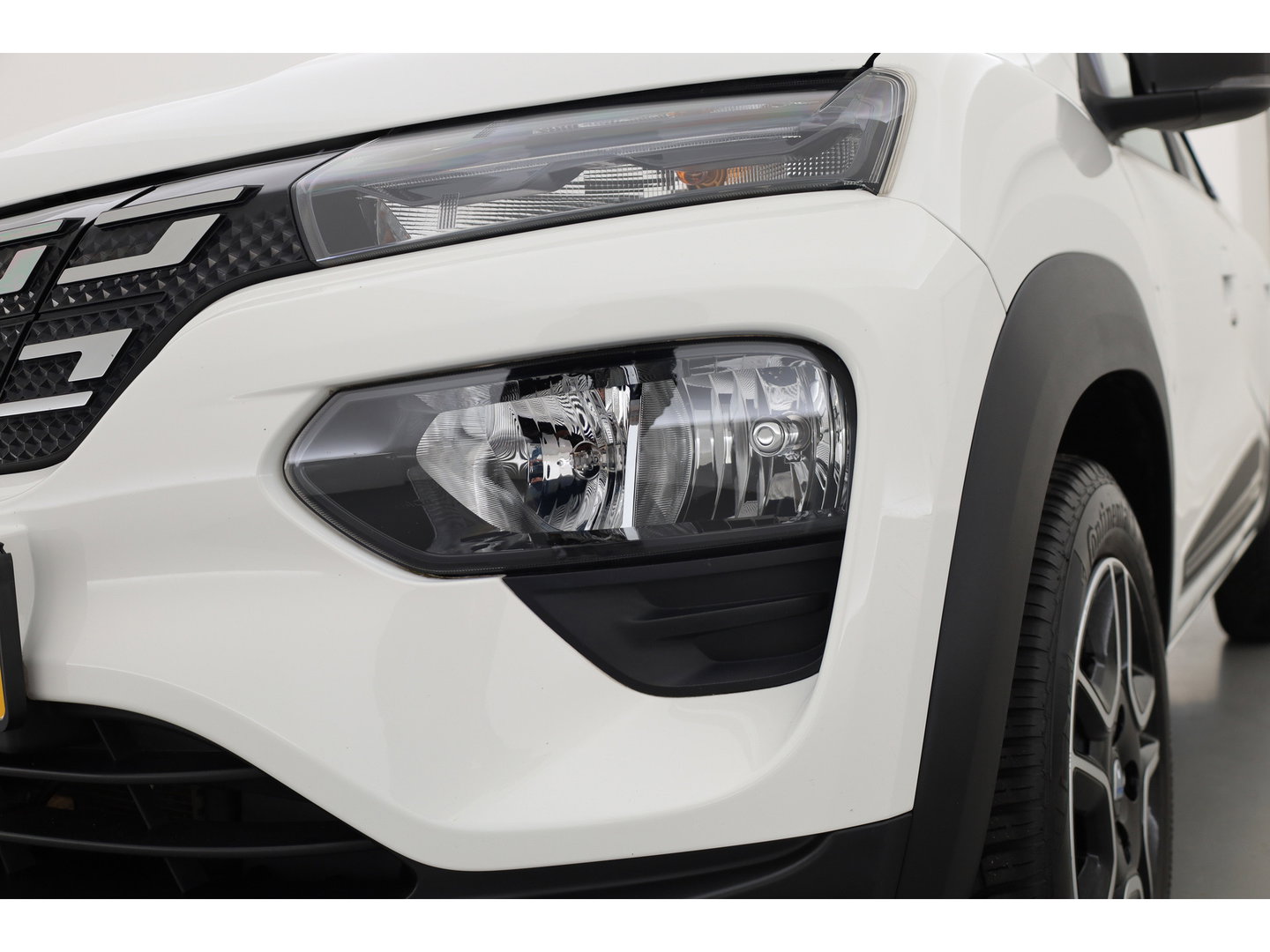 Dacia Spring Comfort 27 kWh | SOH 90% | Rijklaar! | All Season | Bluetooth | Airco | 14''