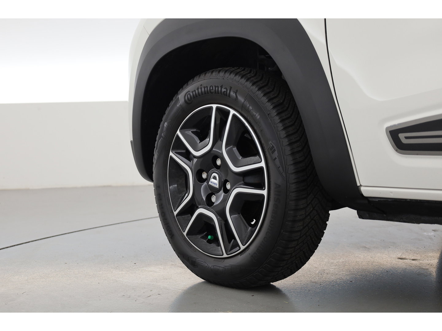 Dacia Spring Comfort 27 kWh | SOH 90% | Rijklaar! | All Season | Bluetooth | Airco | 14''
