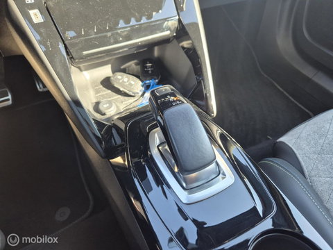 Peugeot e-2008 EV GT 50 kWh, Pano, 3-Fase, 90% SOH