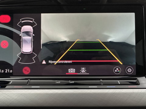 Volkswagen Golf 1.0 TSI Life *FULL-LED | ADAPTIVE-CRUISE | DIGI-COCKPIT | NAVI-FULLMAP | AMBIENT-LIGHT | COMFORT-SEATS | CAMERA | KEYLESS | DAB+ | PRIVACY-GLASS | ECC | PDC | 17''ALU*