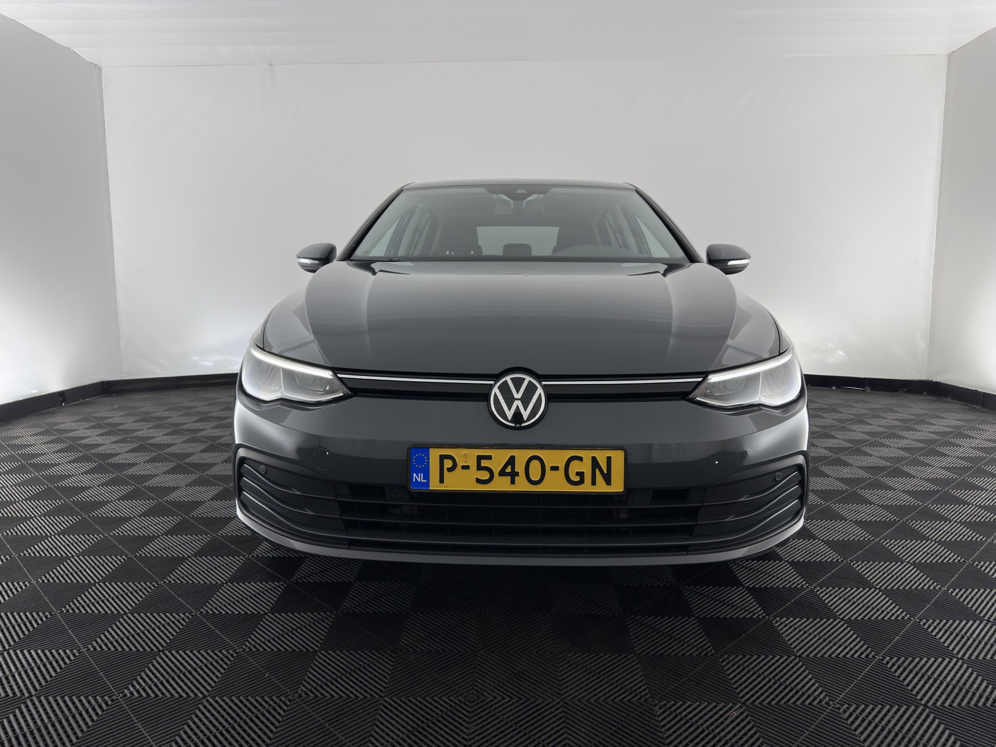 Volkswagen Golf 1.0 TSI Life *FULL-LED | ADAPTIVE-CRUISE | DIGI-COCKPIT | NAVI-FULLMAP | AMBIENT-LIGHT | COMFORT-SEATS | CAMERA | KEYLESS | DAB+ | PRIVACY-GLASS | ECC | PDC | 17''ALU*