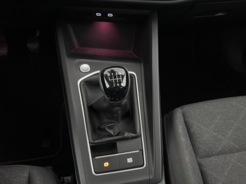 Volkswagen Golf 1.0 TSI Life *FULL-LED | ADAPTIVE-CRUISE | DIGI-COCKPIT | NAVI-FULLMAP | AMBIENT-LIGHT | COMFORT-SEATS | CAMERA | KEYLESS | DAB+ | PRIVACY-GLASS | ECC | PDC | 17''ALU*