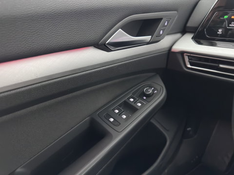 Volkswagen Golf 1.0 TSI Life *FULL-LED | ADAPTIVE-CRUISE | DIGI-COCKPIT | NAVI-FULLMAP | AMBIENT-LIGHT | COMFORT-SEATS | CAMERA | KEYLESS | DAB+ | PRIVACY-GLASS | ECC | PDC | 17''ALU*