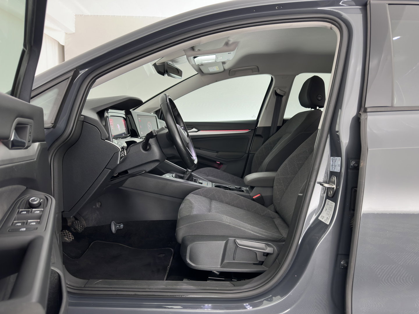 Volkswagen Golf 1.0 TSI Life *FULL-LED | ADAPTIVE-CRUISE | DIGI-COCKPIT | NAVI-FULLMAP | AMBIENT-LIGHT | COMFORT-SEATS | CAMERA | KEYLESS | DAB+ | PRIVACY-GLASS | ECC | PDC | 17''ALU*