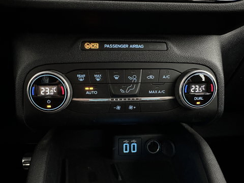 Ford Kuga 1.5 EcoBoost ST-Line (INCL.BTW) *FULL-LED | DIGI-COCKPIT | KEYLESS | DAB | CAMERA | CARPLAY | NAVI-FULLMAP | SPORTSEATS | PRIVACY-GLASS | 18"ALU | TOWBAR*