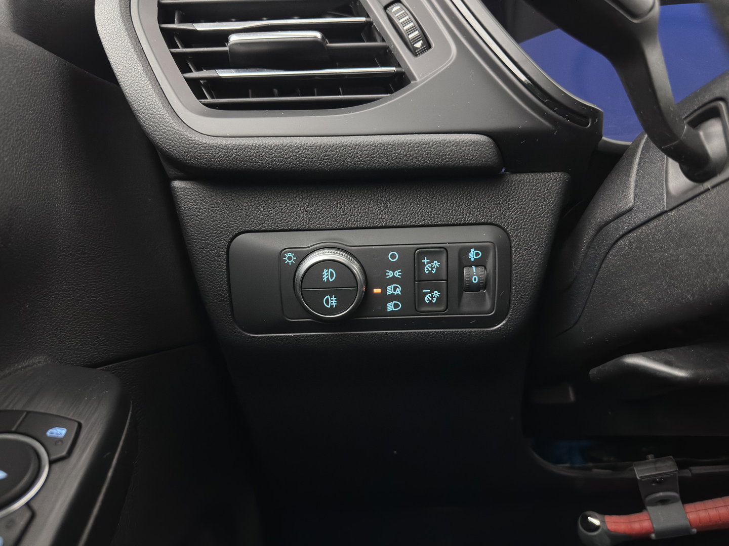 Ford Kuga 1.5 EcoBoost ST-Line (INCL.BTW) *FULL-LED | DIGI-COCKPIT | KEYLESS | DAB | CAMERA | CARPLAY | NAVI-FULLMAP | SPORTSEATS | PRIVACY-GLASS | 18"ALU | TOWBAR*
