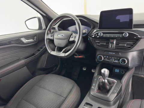Ford Kuga 1.5 EcoBoost ST-Line (INCL.BTW) *FULL-LED | DIGI-COCKPIT | KEYLESS | DAB | CAMERA | CARPLAY | NAVI-FULLMAP | SPORTSEATS | PRIVACY-GLASS | 18"ALU | TOWBAR*