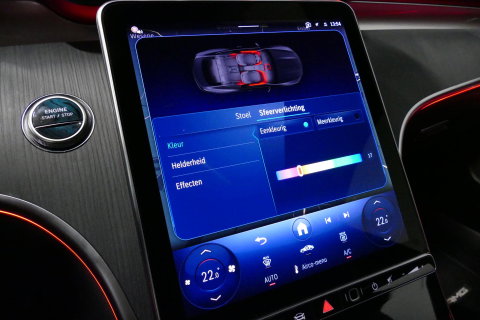Mercedes-Benz CLE Coupé 300 e AMG Line / CLE 53 AMG Look / CLE 53 AMG Diffuser / Panamericana Grille / Panoramadak / Elektr. verstelbare voorstoelen + memory / Burmester 3D Surround Sound / Rondomzichtcamera / Ambienteverlichting / Digital Light / Stoelverwarming / HUD / 2