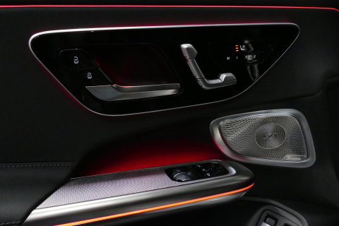 Mercedes-Benz CLE Coupé 300 e AMG Line / CLE 53 AMG Look / CLE 53 AMG Diffuser / Panamericana Grille / Panoramadak / Elektr. verstelbare voorstoelen + memory / Burmester 3D Surround Sound / Rondomzichtcamera / Ambienteverlichting / Digital Light / Stoelverwarming / HUD / 2