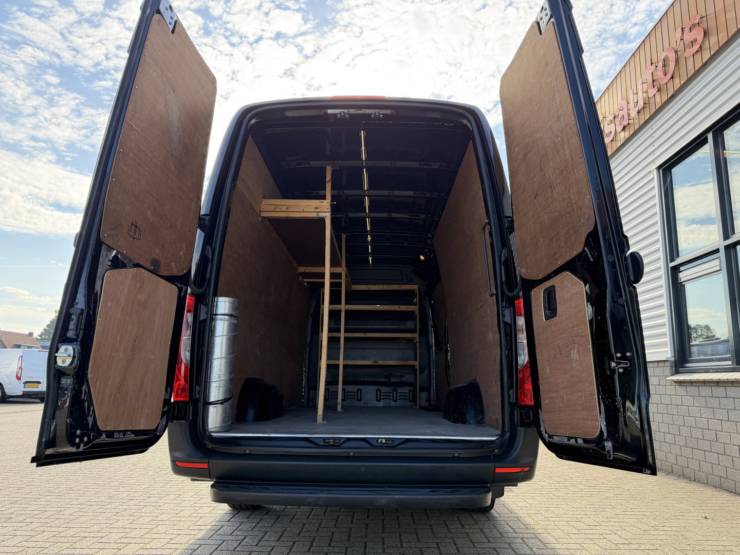 Mercedes-Benz Sprinter 315 1.9 CDI L3H2 RWD / vaste prijs rijklaar € 28.950 ex btw / euro 6 / bpm vrij / kan omgekeurd worden naar 3500 kg trekhaak ! / climate control / lease vanaf € 473