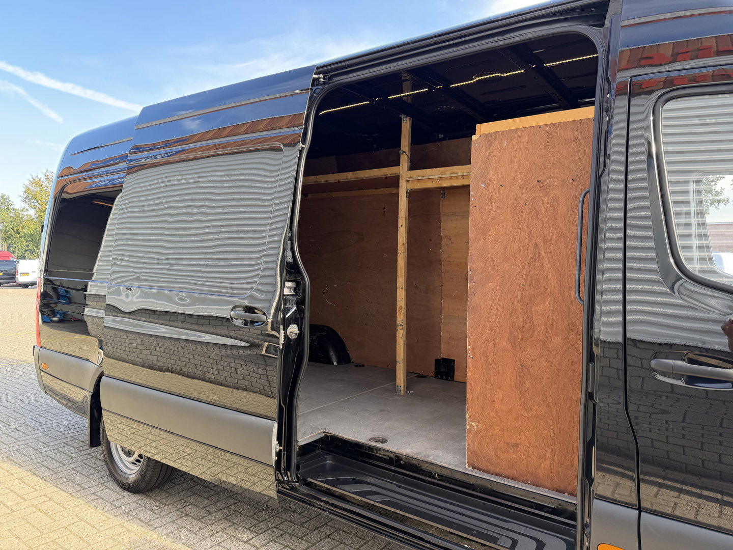 Mercedes-Benz Sprinter 315 1.9 CDI L3H2 RWD / vaste prijs rijklaar € 28.950 ex btw / euro 6 / bpm vrij / kan omgekeurd worden naar 3500 kg trekhaak ! / climate control / lease vanaf € 473