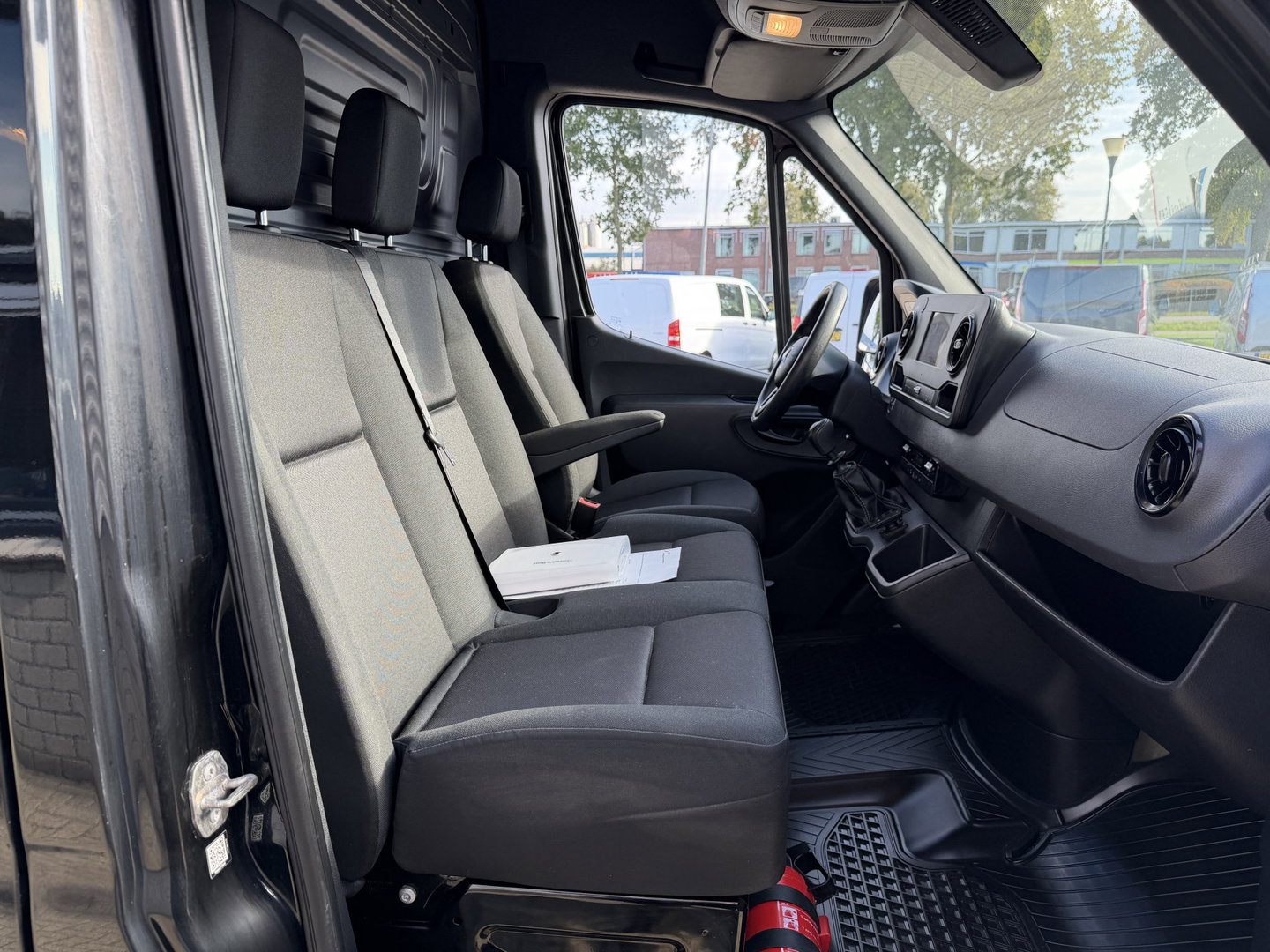 Mercedes-Benz Sprinter 315 1.9 CDI L3H2 RWD / vaste prijs rijklaar € 28.950 ex btw / euro 6 / bpm vrij / kan omgekeurd worden naar 3500 kg trekhaak ! / climate control / lease vanaf € 473