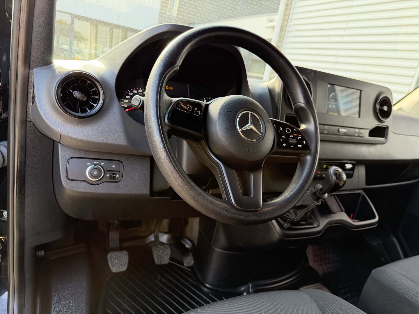 Mercedes-Benz Sprinter 315 1.9 CDI L3H2 RWD / vaste prijs rijklaar € 28.950 ex btw / euro 6 / bpm vrij / kan omgekeurd worden naar 3500 kg trekhaak ! / climate control / lease vanaf € 473