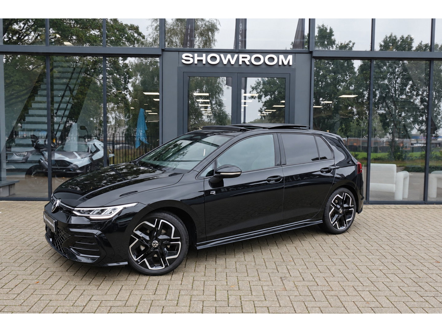 Volkswagen Golf 1.5 eTSI R-Line Edition PANO KEYLESS HUD