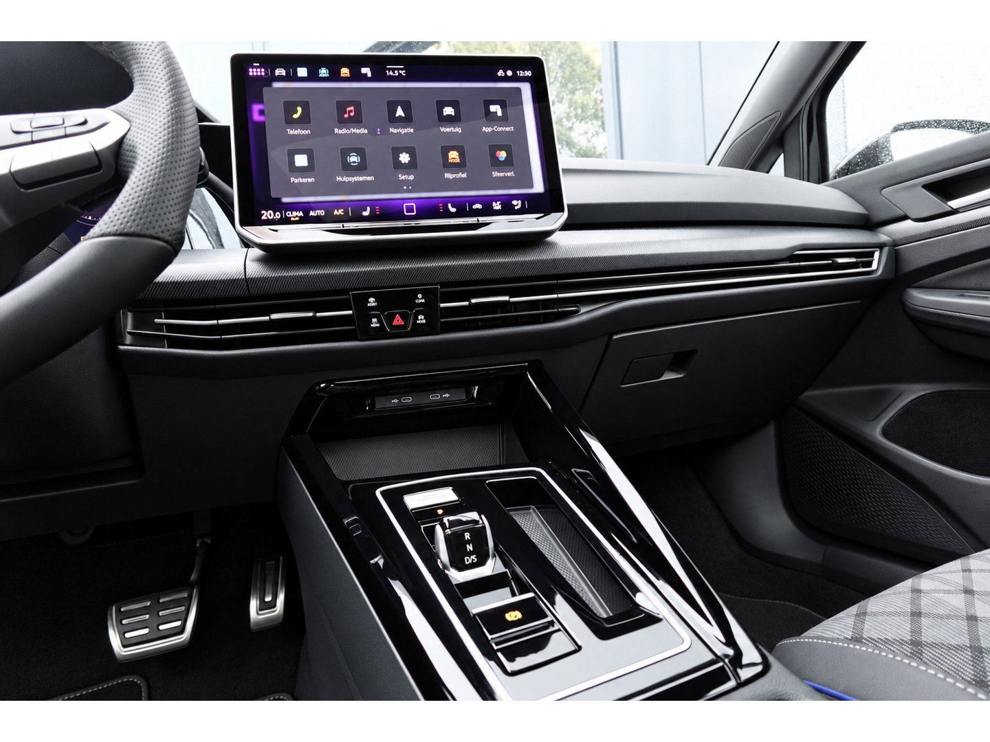 Volkswagen Golf 1.5 eTSI R-Line Edition PANO KEYLESS HUD