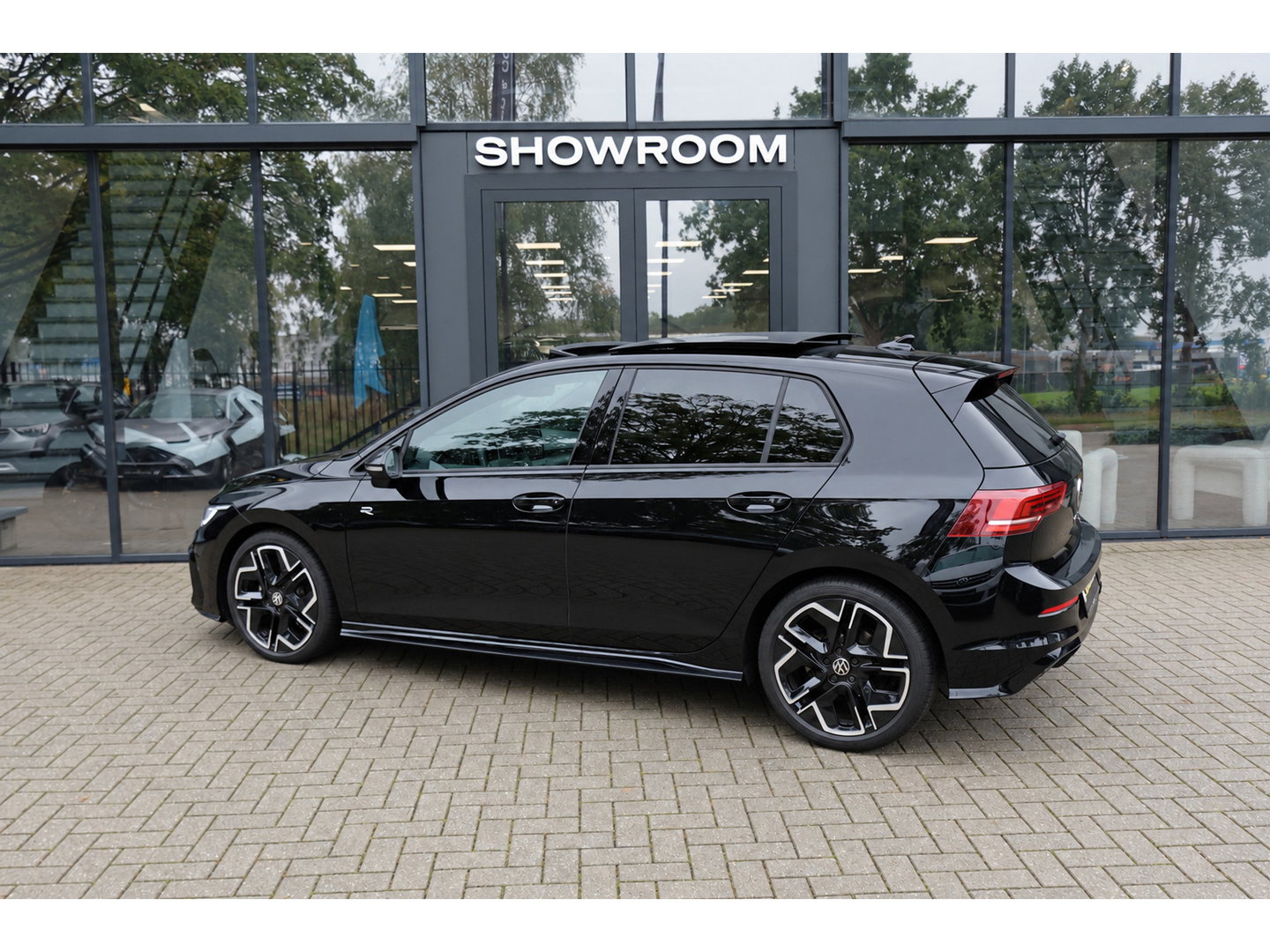 Volkswagen Golf 1.5 eTSI R-Line Edition PANO KEYLESS HUD