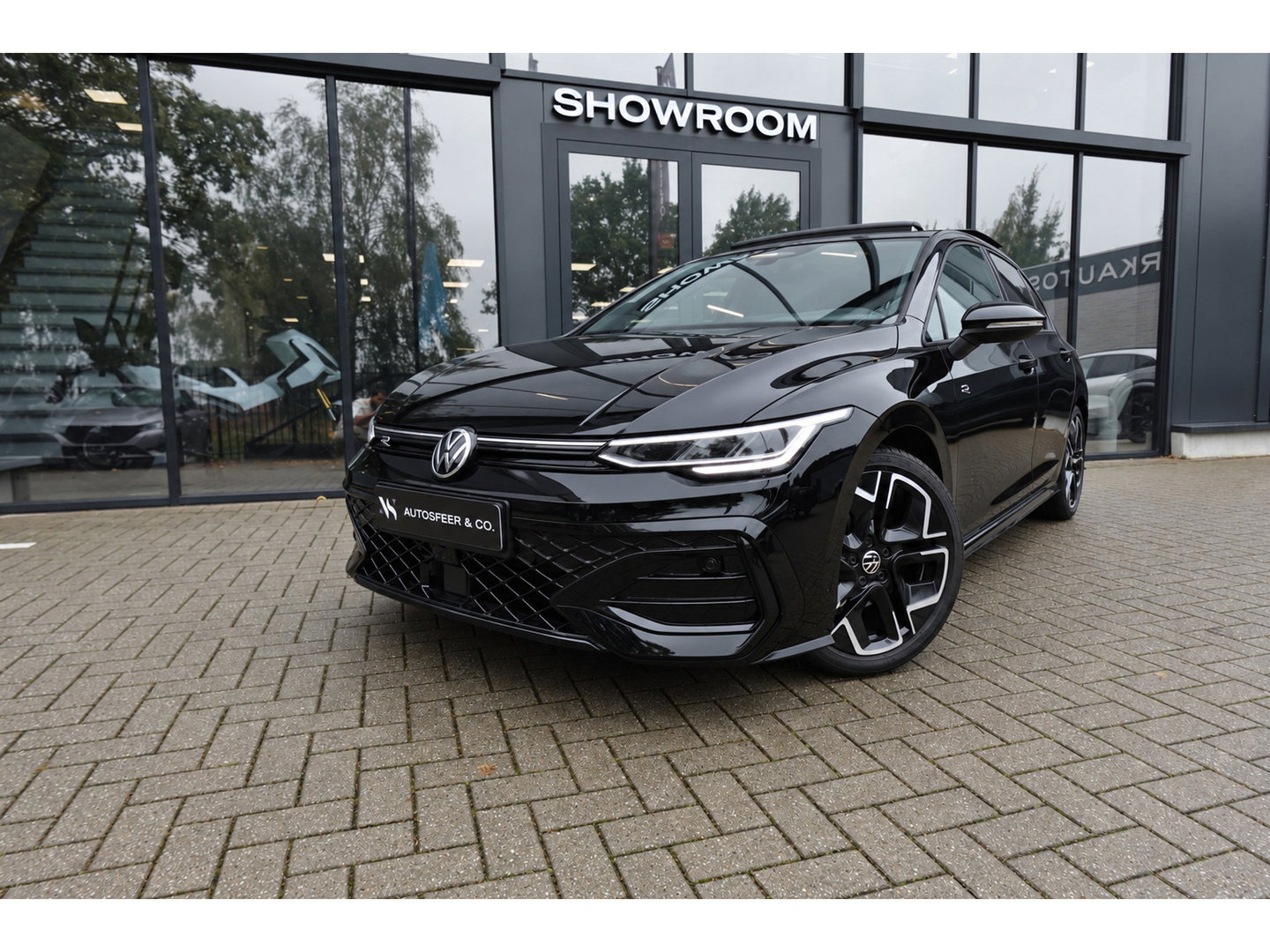 Volkswagen Golf 1.5 eTSI R-Line Edition PANO KEYLESS HUD