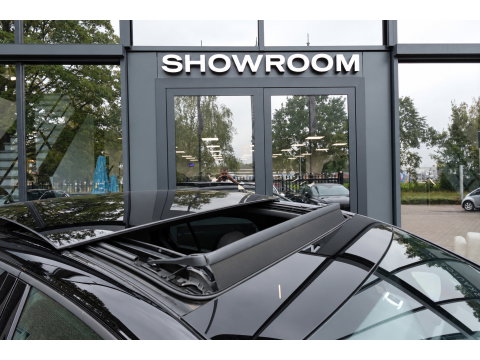 Volkswagen Golf 1.5 eTSI R-Line Edition PANO KEYLESS HUD
