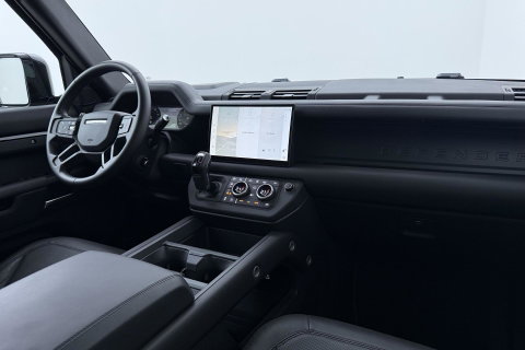 Land Rover Defender 110 P300e X-Dynamic HSE | Meridian Surround | ClearSight | Koelbox | Head-Up | Panoramadak | Trekhaak