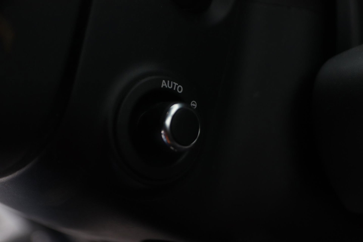 Land Rover Defender 110 P300e X-Dynamic HSE | Meridian Surround | ClearSight | Koelbox | Head-Up | Panoramadak | Trekhaak