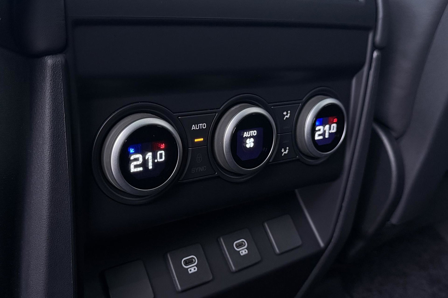 Land Rover Defender 110 P300e X-Dynamic HSE | Meridian Surround | ClearSight | Koelbox | Head-Up | Panoramadak | Trekhaak