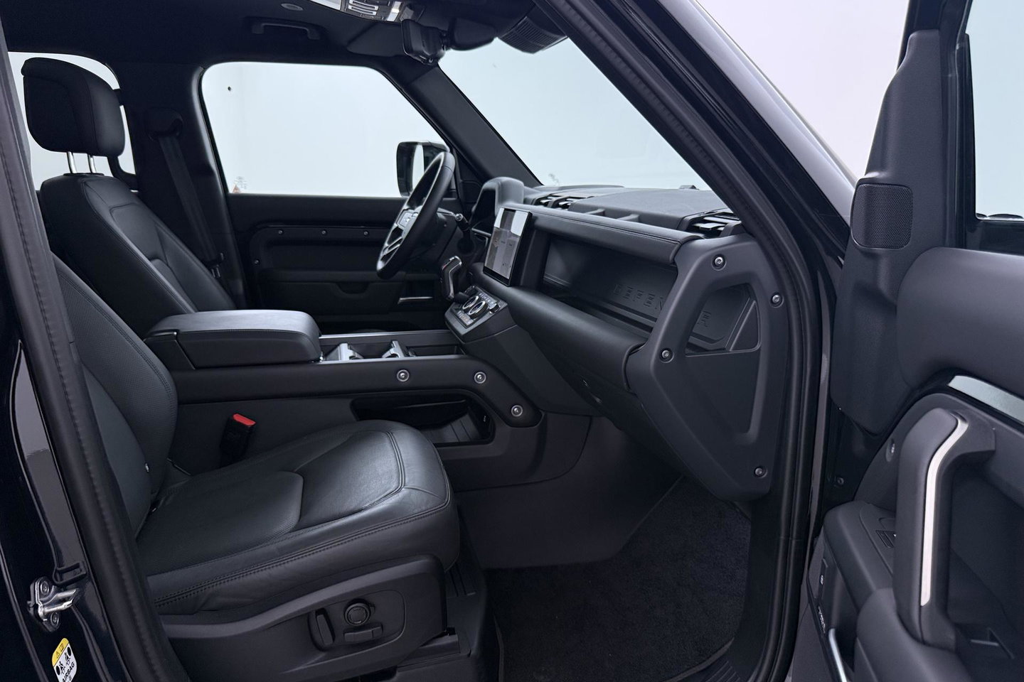 Land Rover Defender 110 P300e X-Dynamic HSE | Meridian Surround | ClearSight | Koelbox | Head-Up | Panoramadak | Trekhaak