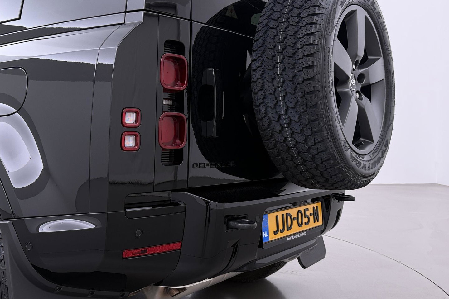 Land Rover Defender 110 P300e X-Dynamic HSE | Meridian Surround | ClearSight | Koelbox | Head-Up | Panoramadak | Trekhaak