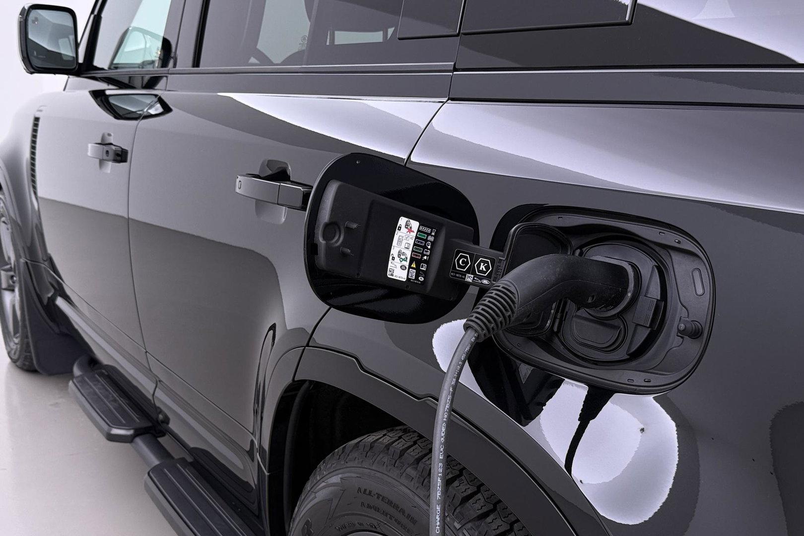 Land Rover Defender 110 P300e X-Dynamic HSE | Meridian Surround | ClearSight | Koelbox | Head-Up | Panoramadak | Trekhaak