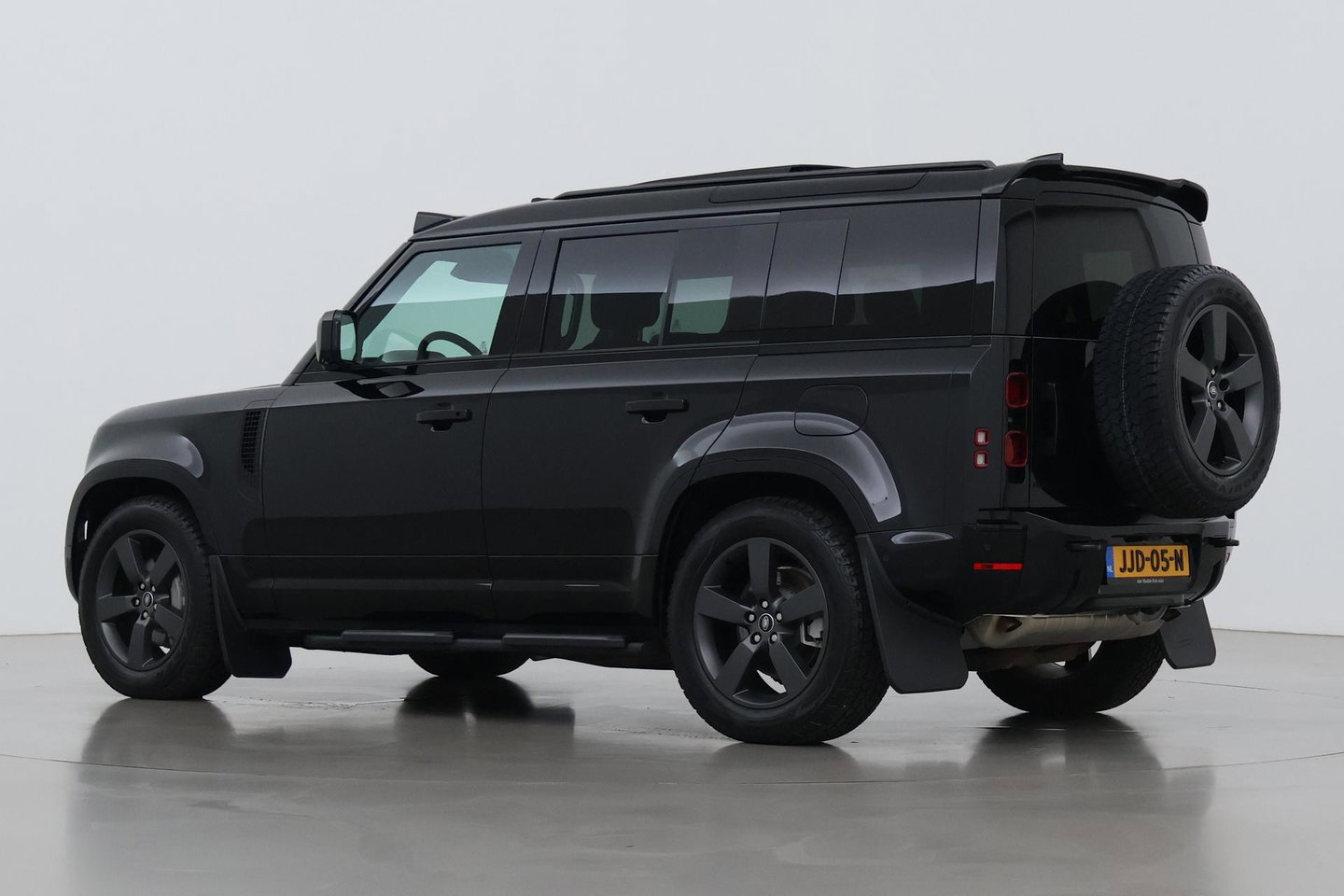 Land Rover Defender 110 P300e X-Dynamic HSE | Meridian Surround | ClearSight | Koelbox | Head-Up | Panoramadak | Trekhaak