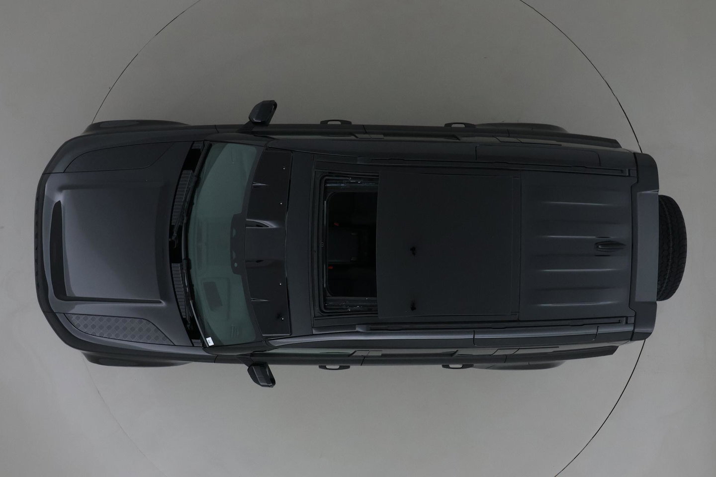 Land Rover Defender 110 P300e X-Dynamic HSE | Meridian Surround | ClearSight | Koelbox | Head-Up | Panoramadak | Trekhaak
