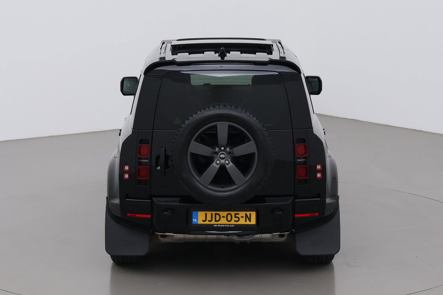 Land Rover Defender 110 P300e X-Dynamic HSE | Meridian Surround | ClearSight | Koelbox | Head-Up | Panoramadak | Trekhaak