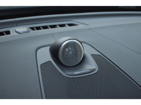 Volvo XC60 T8 Hybrid AWD Ultra Black Edition | Luchtvering | Massage | Ventilatie stoelen | 360° Camera | Head-Up | Trekhaak |