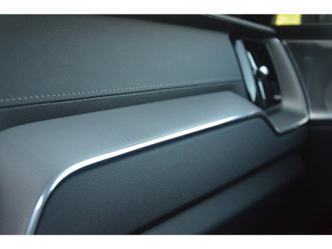 Volvo XC60 T8 Hybrid AWD Ultra Black Edition | Luchtvering | Massage | Ventilatie stoelen | 360° Camera | Head-Up | Trekhaak |