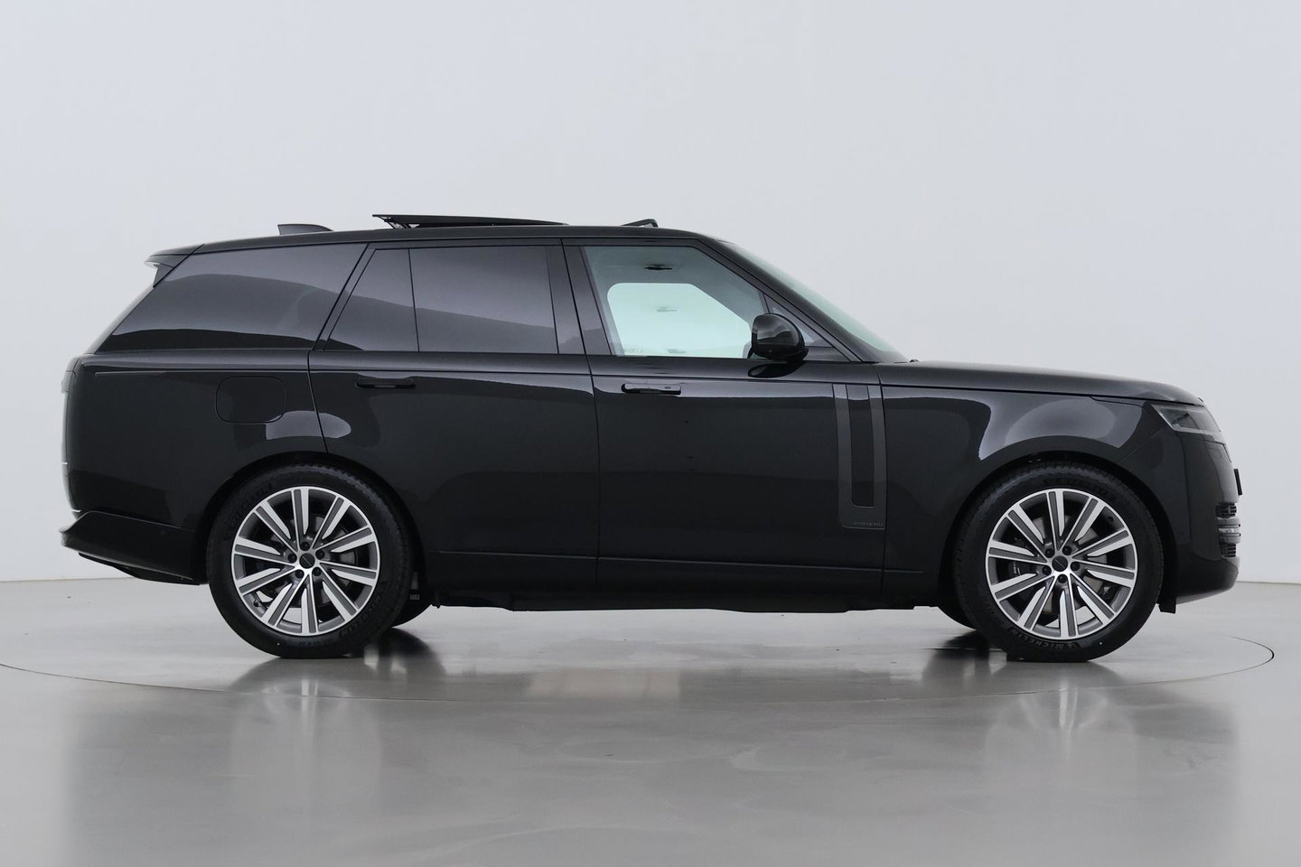 Land Rover Range Rover 3.0 P550e Autobiography | Meridian Signature | ClearSight | Shadow Exterior Pack | Massage | 22 Inch