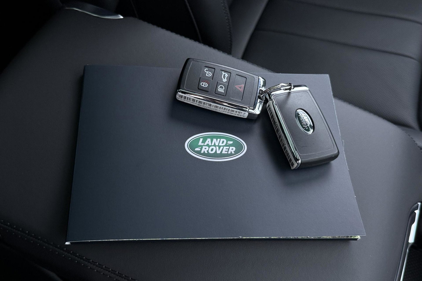 Land Rover Range Rover 3.0 P550e Autobiography | Meridian Signature | ClearSight | Shadow Exterior Pack | Massage | 22 Inch